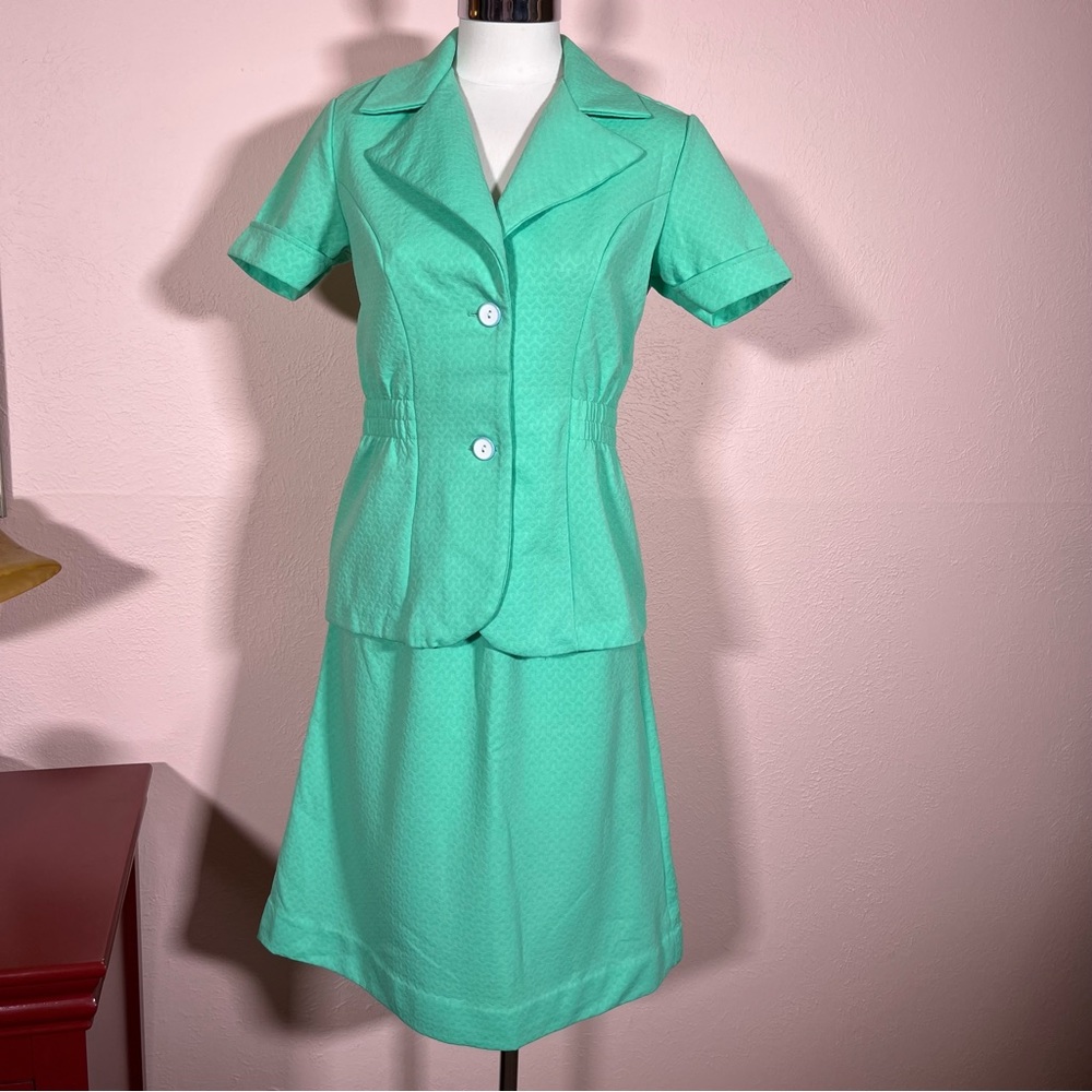 Vintage 60 70 Retro Mod Mint Green Short Sleeve Wide Collar Skirt Suit